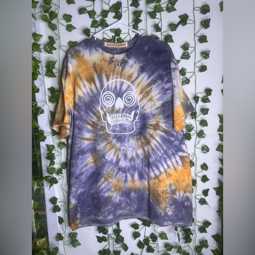 Skull tie-dye tee 💀